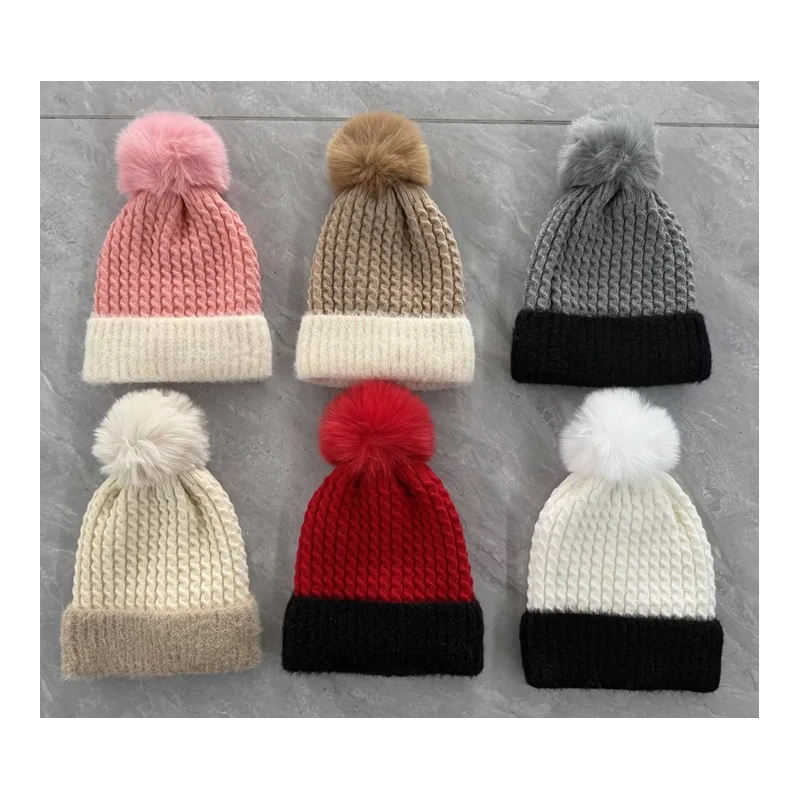 MORGAN & MONROE Kids Pom Hat w/ Fur Lining